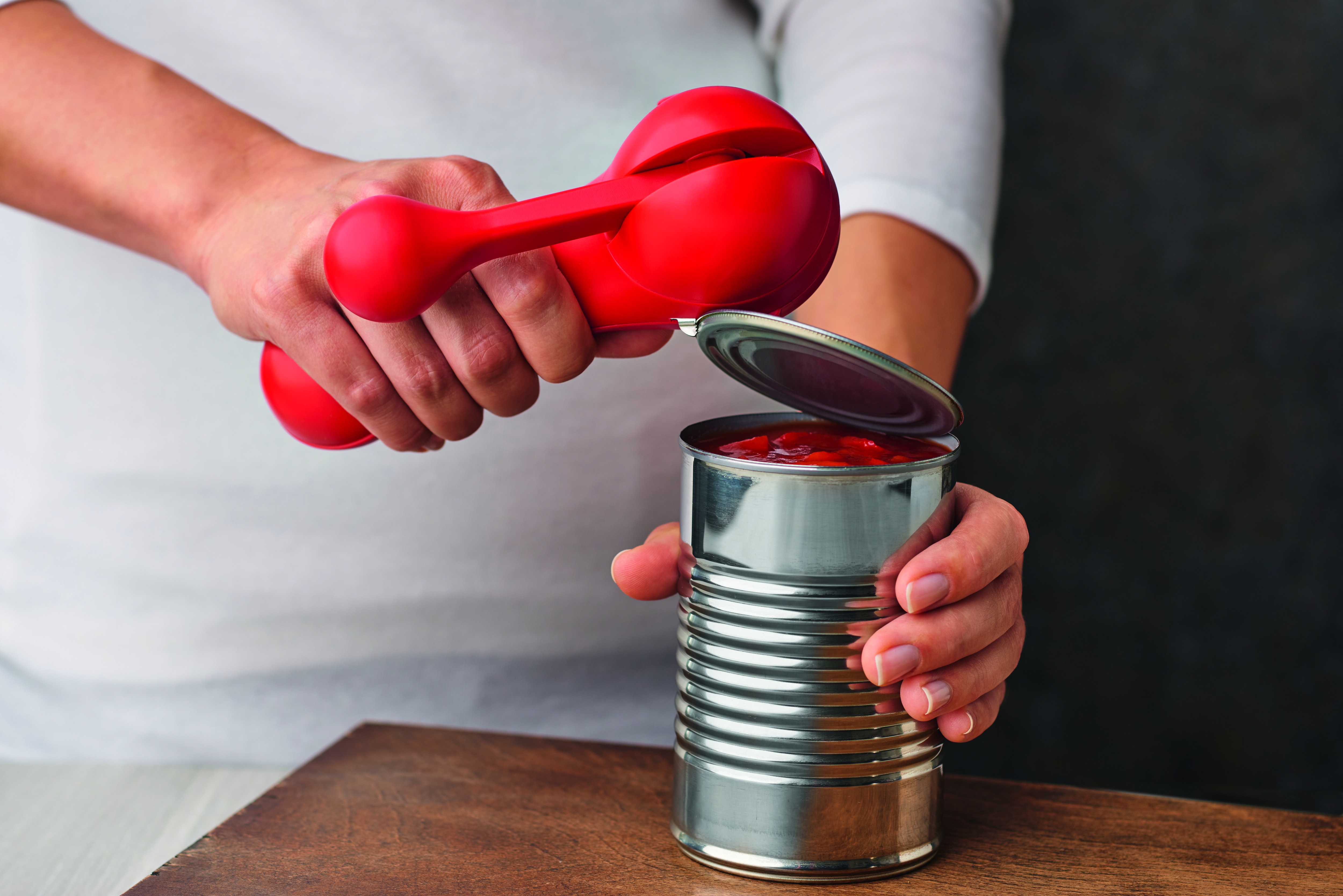 Open Cans and Pop Tabs Easily Using the Ratchet Safety LidLifter